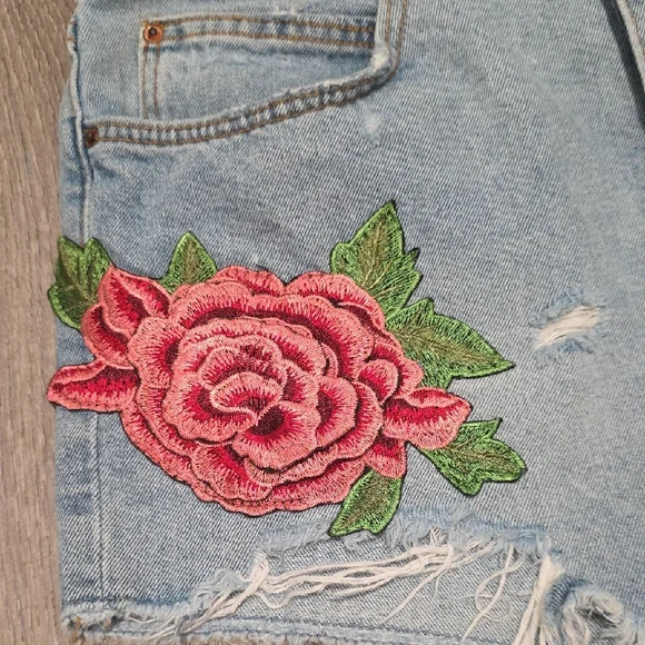 Zara Trafaluc Denimwear Rose Embroidered High Rise Shorts - Picture 7 of 16